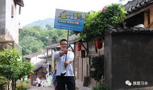 古镇吃瓜群众,揭秘民间生活百态