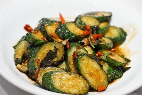 带你吃锅带你吃瓜,带你领略火锅与瓜果的美食之旅